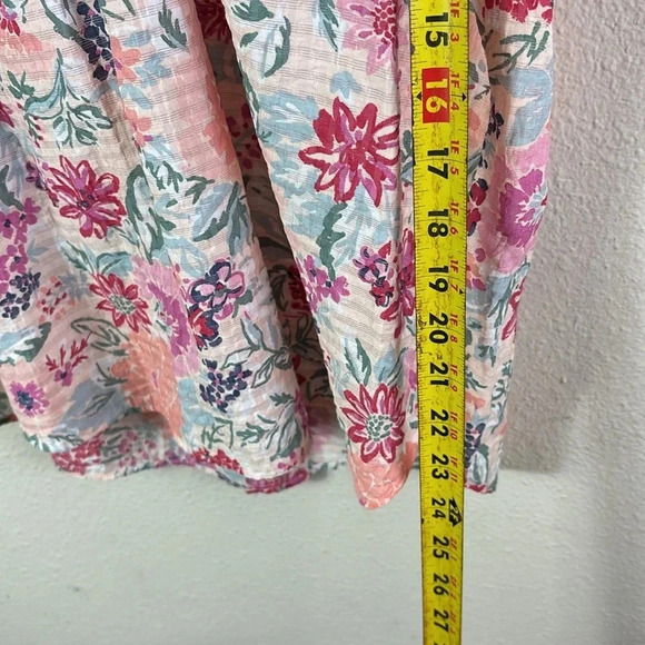 LOFT Floral Mock Neck Flutter Sleeve Top size L - Picture 8 of 9